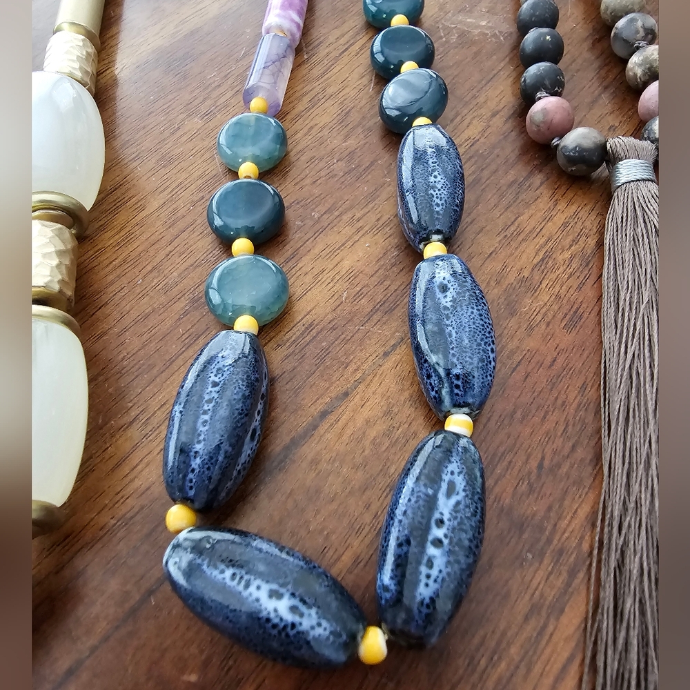 Necklaces - Picture 4 of 7